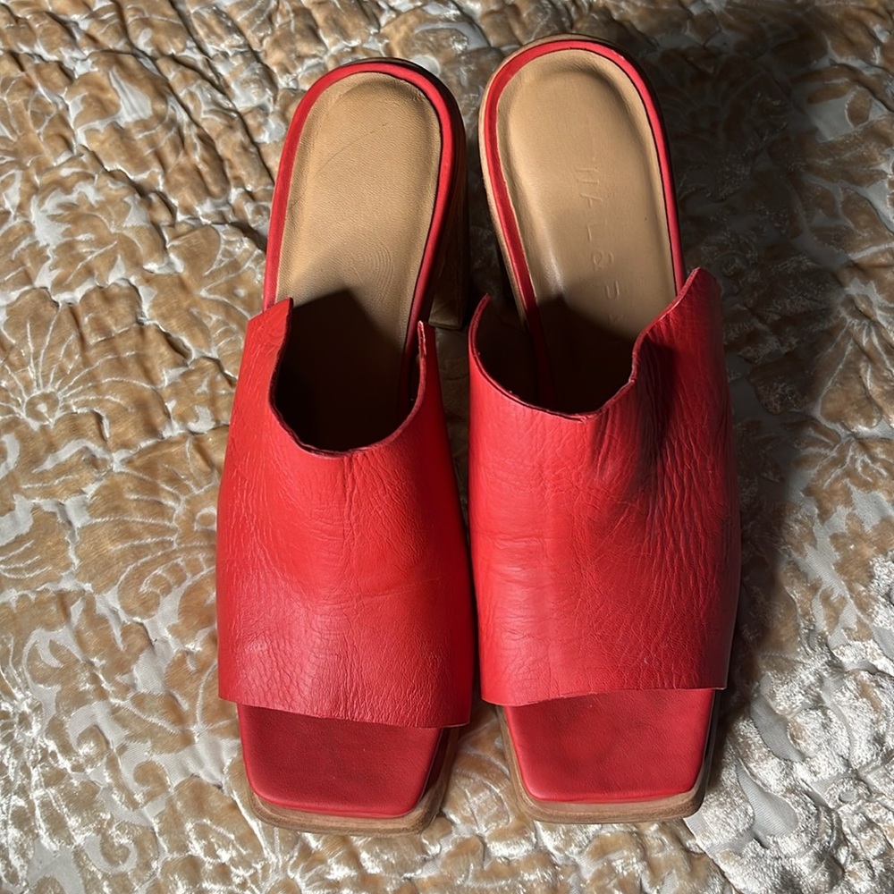 So comfy Wal & Pai Red Leather Mules - Picture 2 of 5